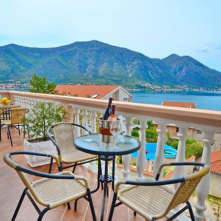 Apartments Blue Lagoon Kotor Exterior photo