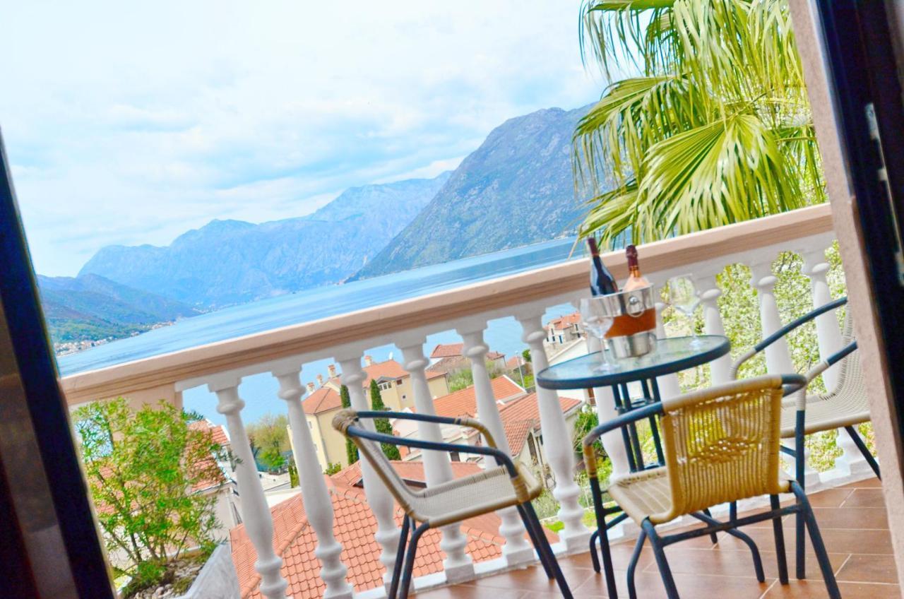 Apartments Blue Lagoon Kotor Exterior photo