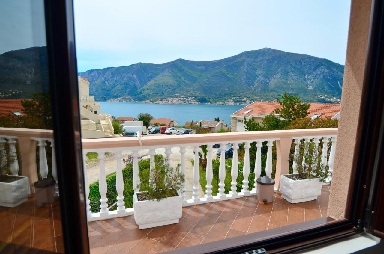 Apartments Blue Lagoon Kotor Exterior photo