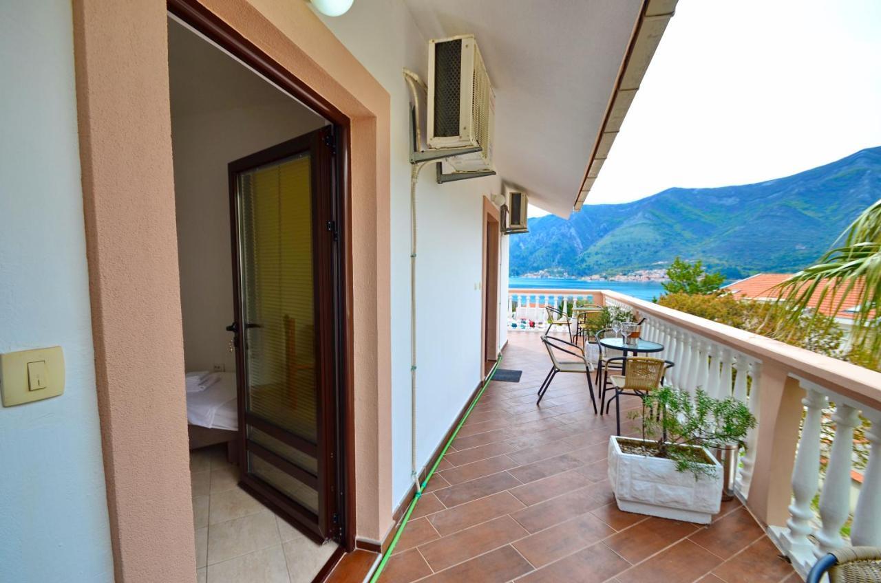 Apartments Blue Lagoon Kotor Exterior photo