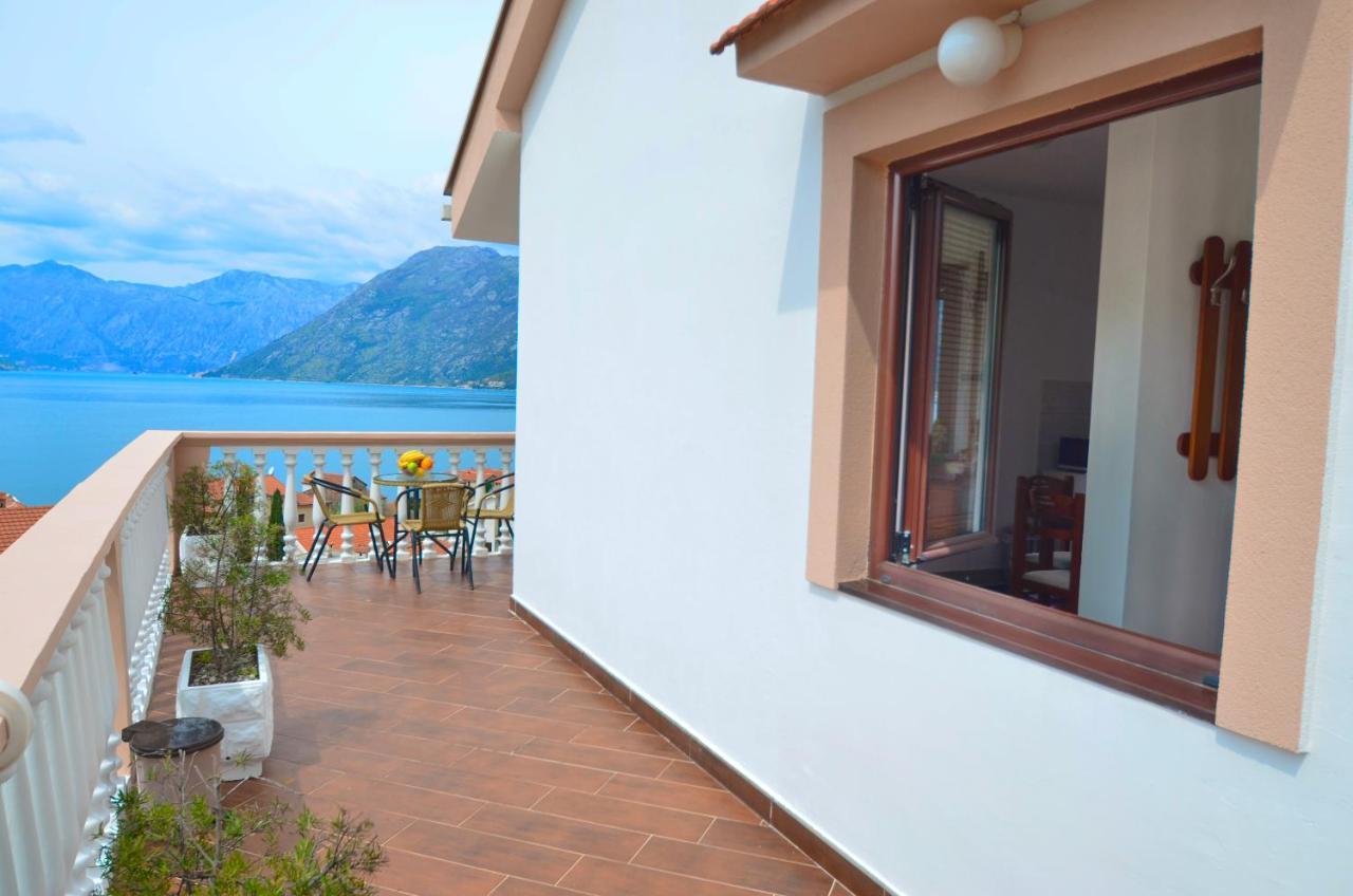 Apartments Blue Lagoon Kotor Exterior photo