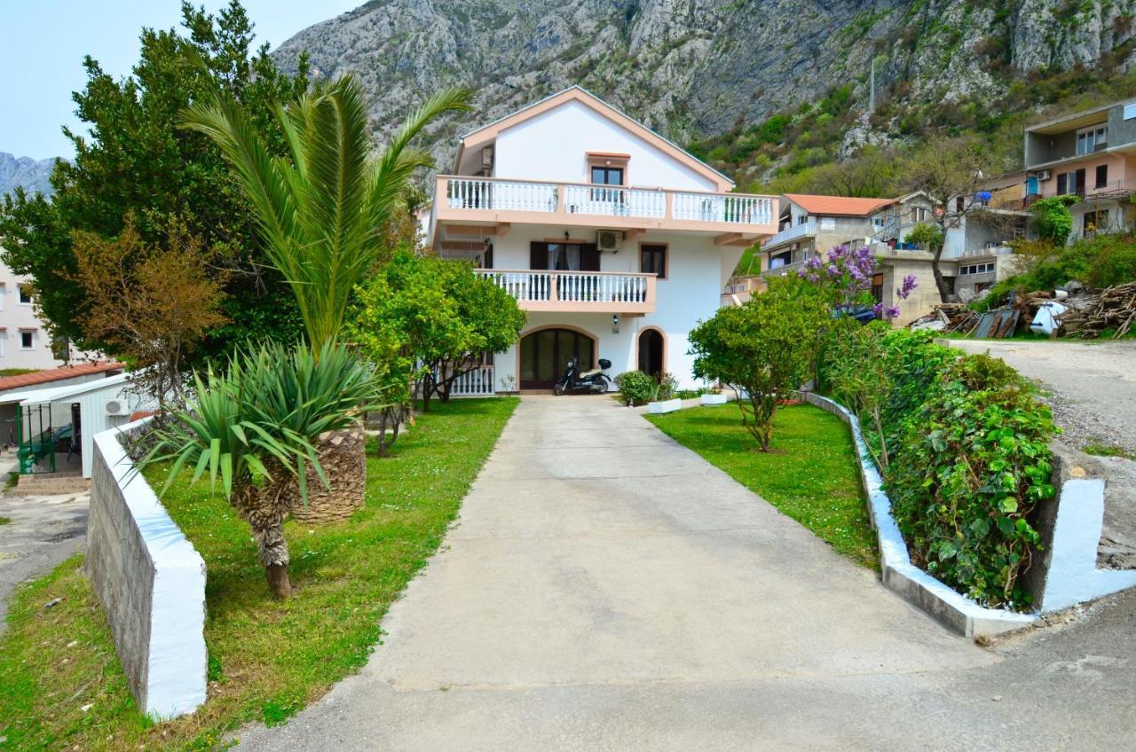 Apartments Blue Lagoon Kotor Exterior photo