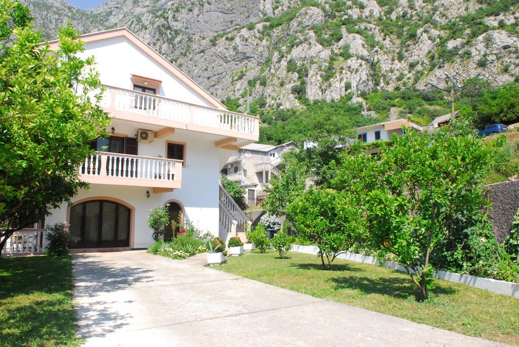 Apartments Blue Lagoon Kotor Exterior photo